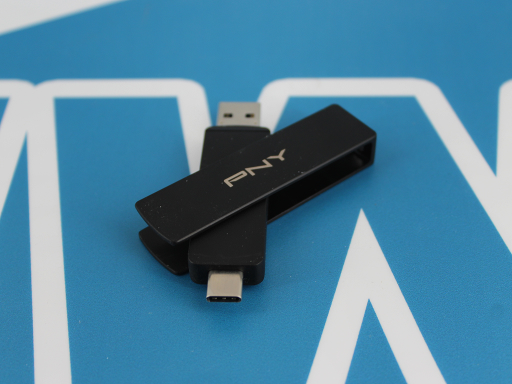Über den Swivel-Mechanismus wird der Stecker gewechselt.