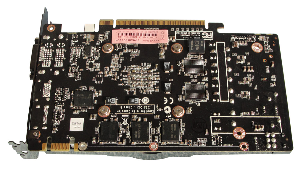 Die ZOTAC GeForce GTS 450 AMP! Edition von der Unterseite.