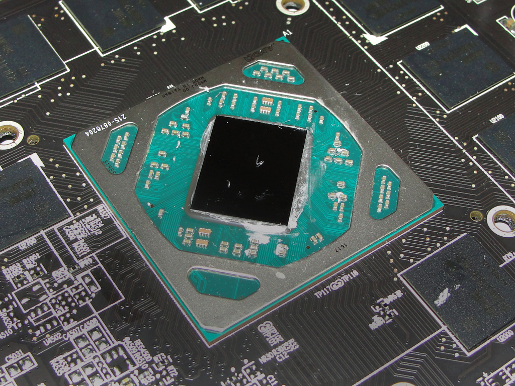 Die Polaris 10 GPU wird in einem 14 nm FinFET-Verfahren durch Halbleiterhersteller GLOBALFOUNDRIES produziert.