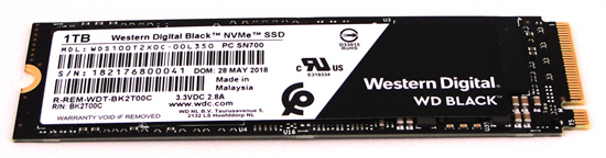 Ein Blick auf das PCB samt Flash, DRAM-Cache und Phoenix-Controller.