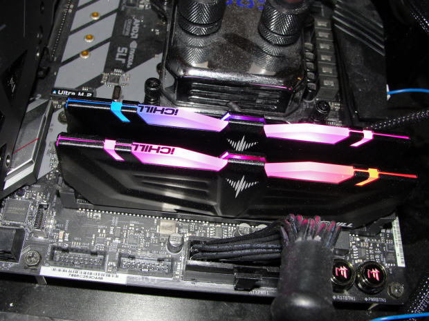 INNO3D iChiLL RGB Aura DDR4-3600 Kit